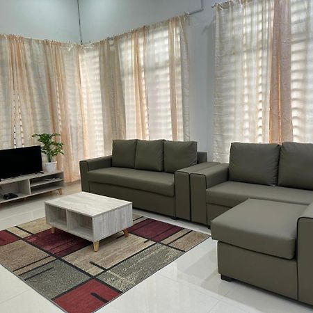Homestay Kemaman Fyna08 Semi-D, 4 Bedrooms Dekat Pantai Kijal Eksteriør billede