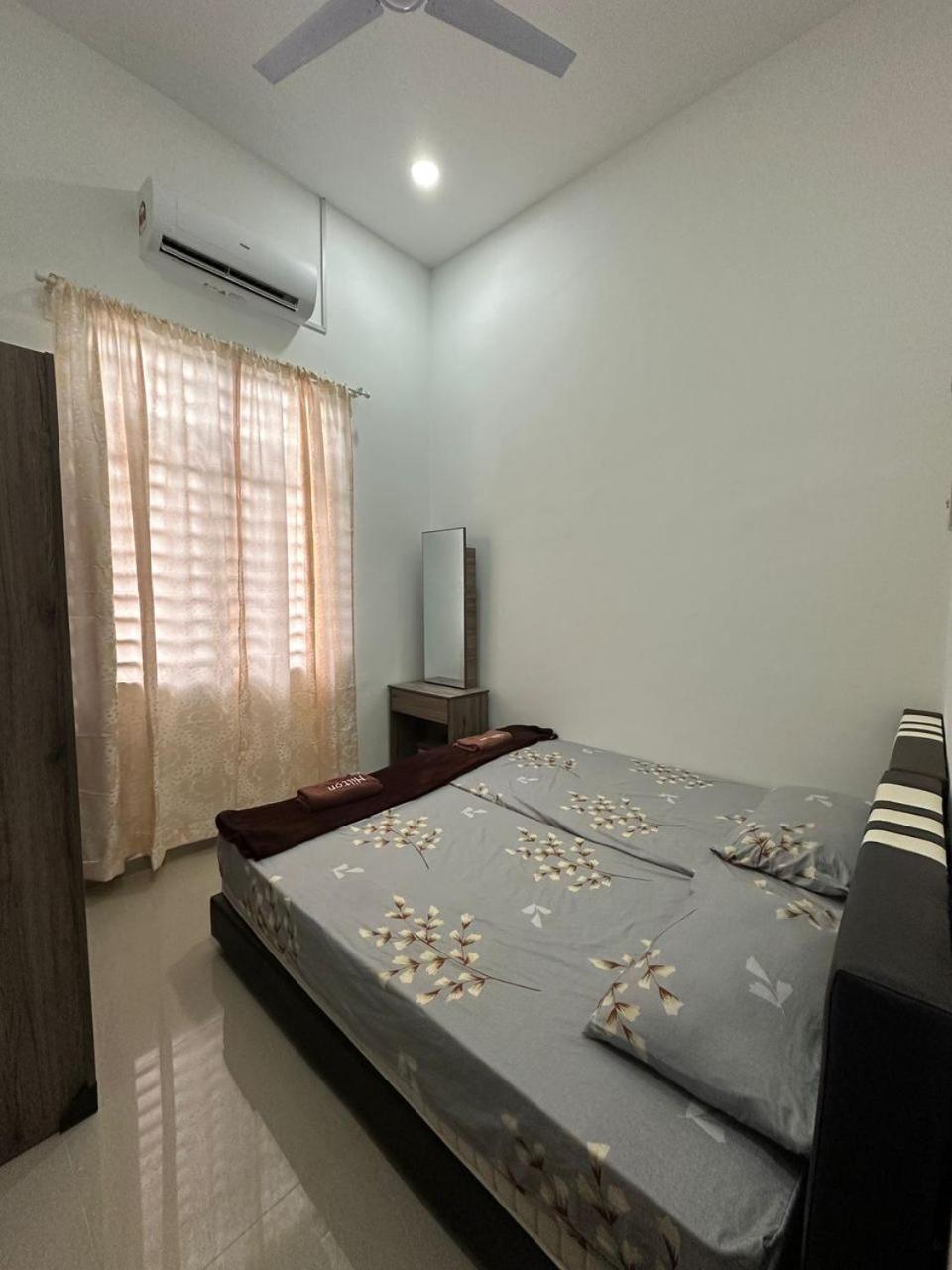 Homestay Kemaman Fyna08 Semi-D, 4 Bedrooms Dekat Pantai Kijal Eksteriør billede